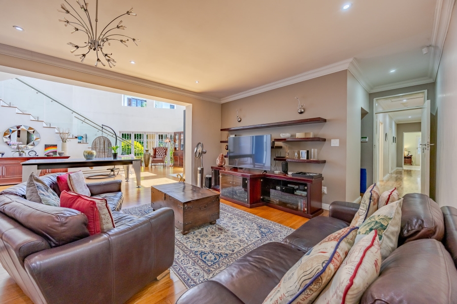 5 Bedroom Property for Sale in Kenilworth Upper Western Cape